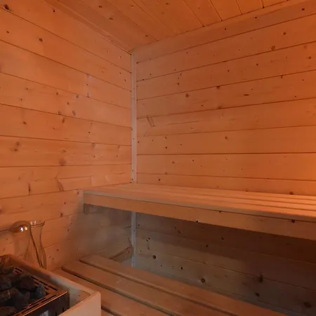 Nyaraló Spacious Holiday In Libin With Sauna